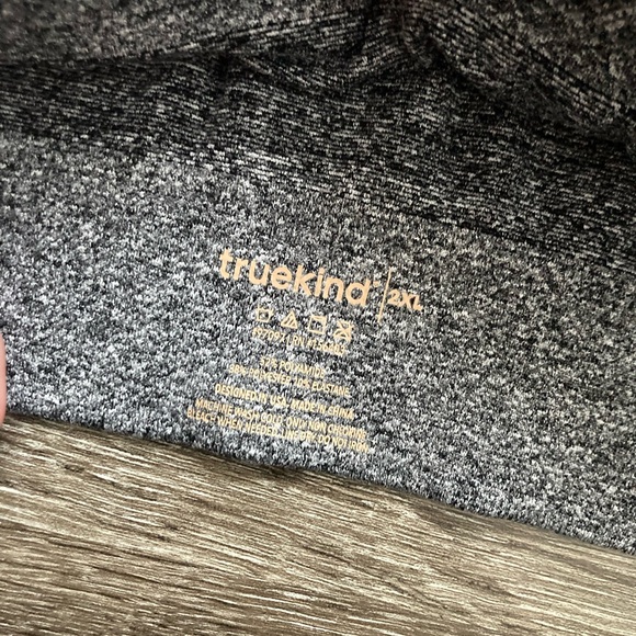 NWT Truekind gray sports bra in size 2X - Picture 2 of 3